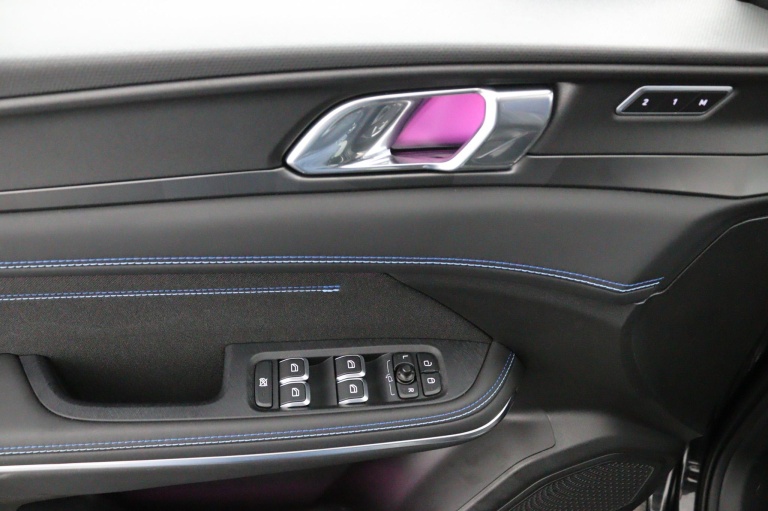 Lynk & Co 01 - 1.5 28