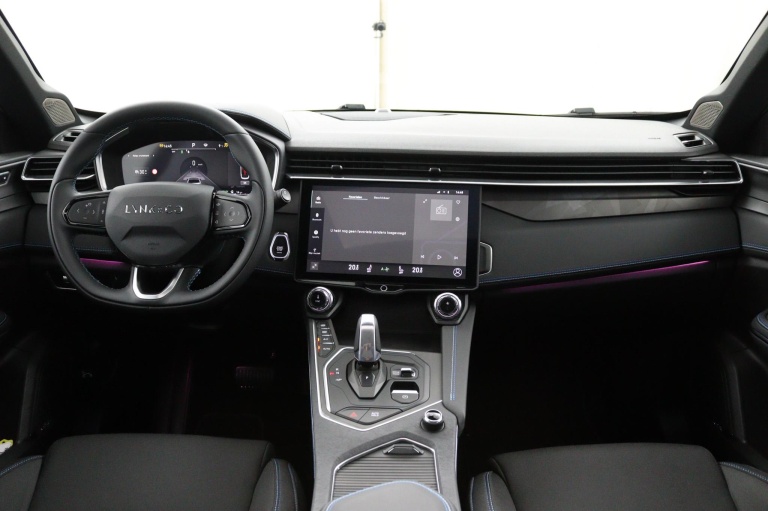 Lynk & Co 01 - 1.5 4