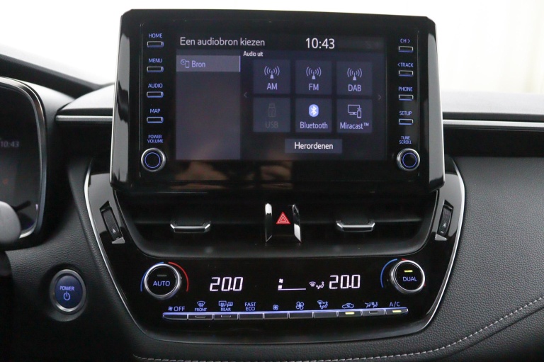 Toyota Corolla Touring Sports - 1.8 Hybrid Dynamic 18