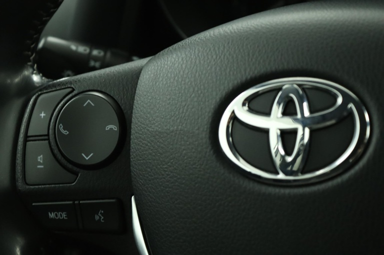 Toyota Auris - 1.8 Hybrid Energy Plus 19