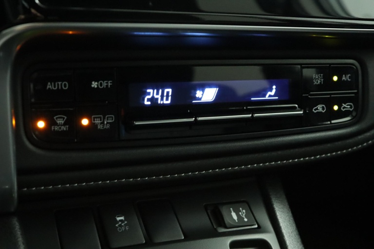 Toyota Auris - 1.8 Hybrid Energy Plus 7