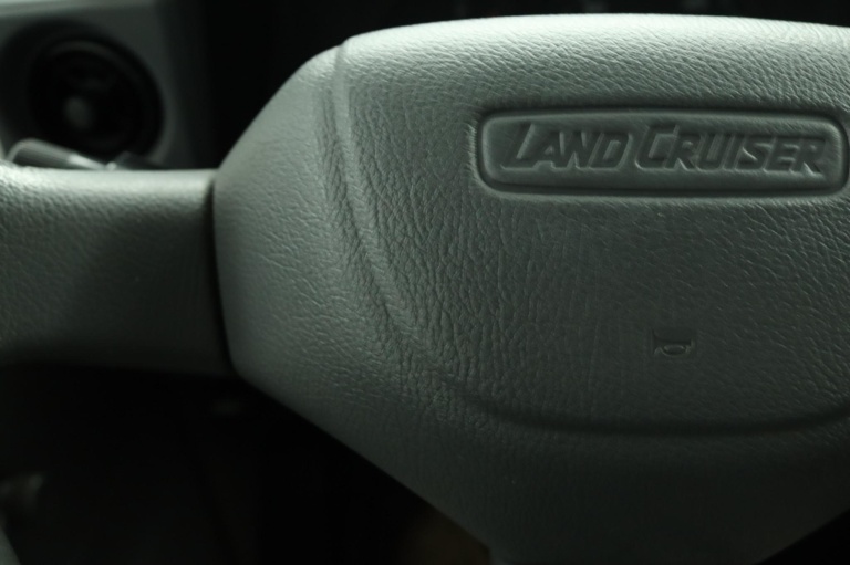 Toyota Land Cruiser HZJ79 - 4.2 6 cilinder 17