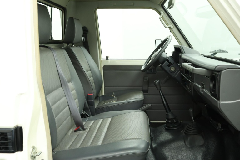 Toyota Land Cruiser HZJ79 - 4.2 6 cilinder 19