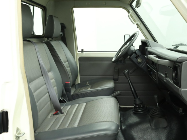 Toyota Land Cruiser HZJ79 - 4.2 6 cilinder