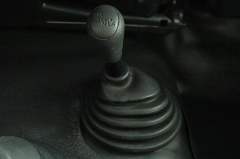 Toyota Land Cruiser HZJ79 - 4.2 6 cilinder 22