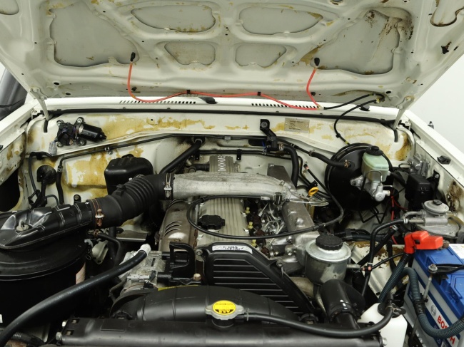 Toyota Land Cruiser HZJ79 - 4.2 6 cilinder