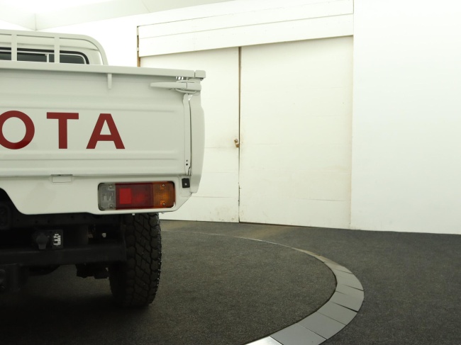 Toyota Land Cruiser HZJ79 - 4.2 6 cilinder