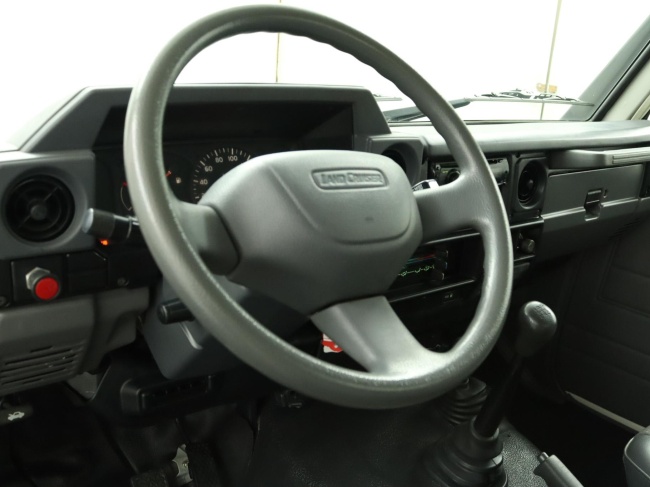 Toyota Land Cruiser HZJ79 - 4.2 6 cilinder