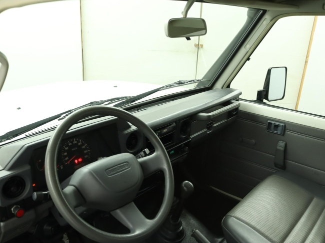 Toyota Land Cruiser HZJ79 - 4.2 6 cilinder