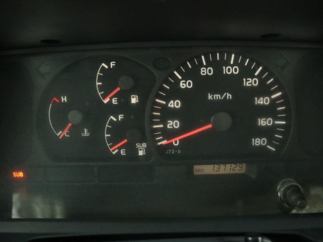 Toyota Land Cruiser HZJ79 - 4.2 6 cilinder