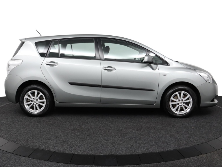 Toyota Verso - 1.8 VVT-i Aspiration 13