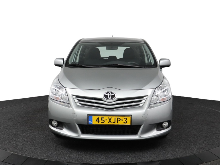 Toyota Verso - 1.8 VVT-i Aspiration 16
