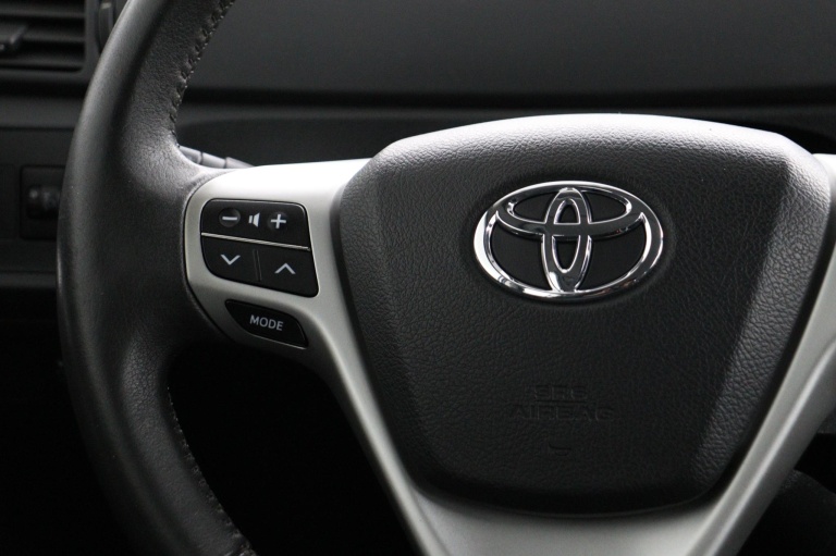 Toyota Verso - 1.8 VVT-i Aspiration 19