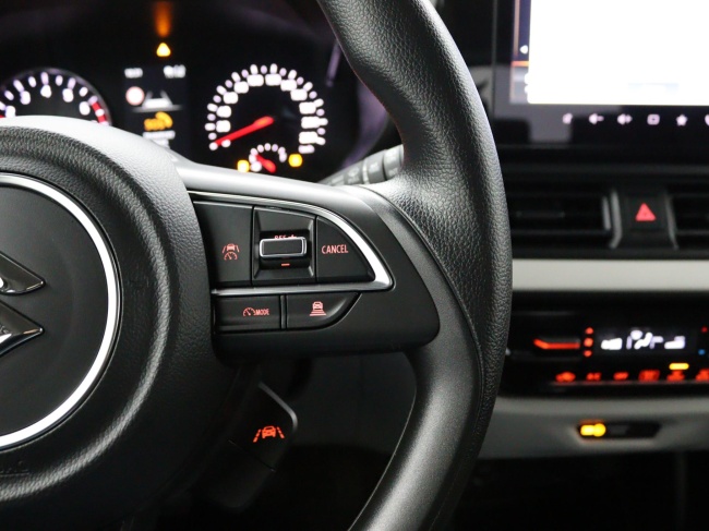 Suzuki Swift - 1.2 Comfort Smart Hybrid