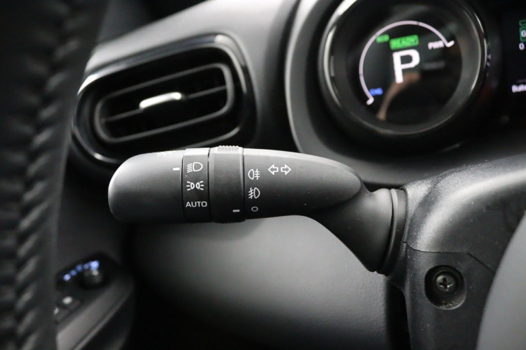 Toyota Yaris - 1.5 Hybrid Executive 23