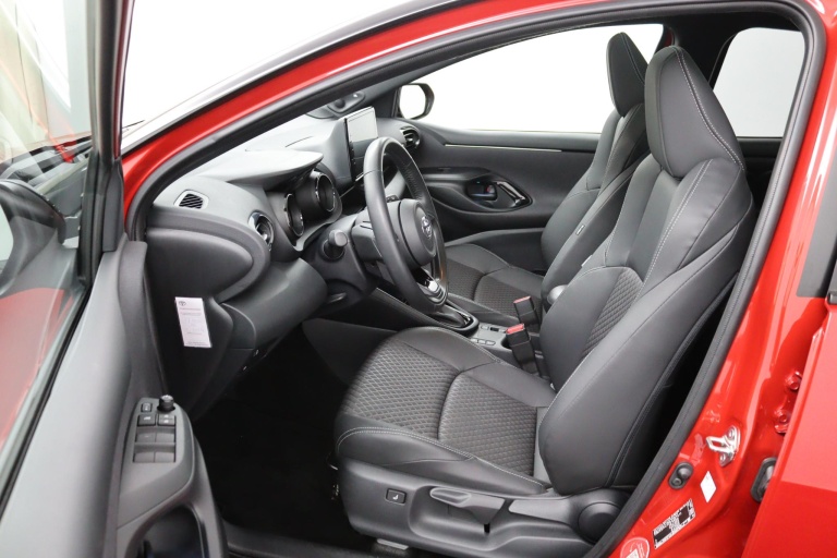 Toyota Yaris - 1.5 Hybrid Executive 9