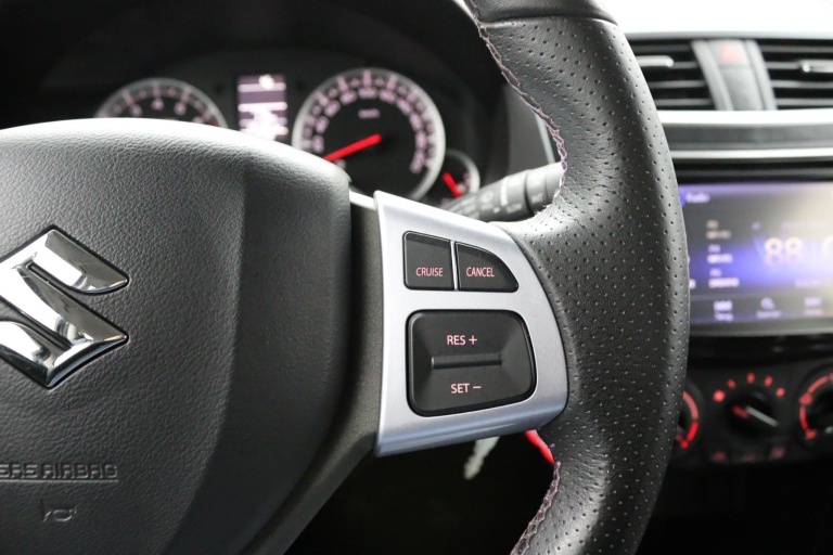 Suzuki Swift - 1.2 Style EASSS 18