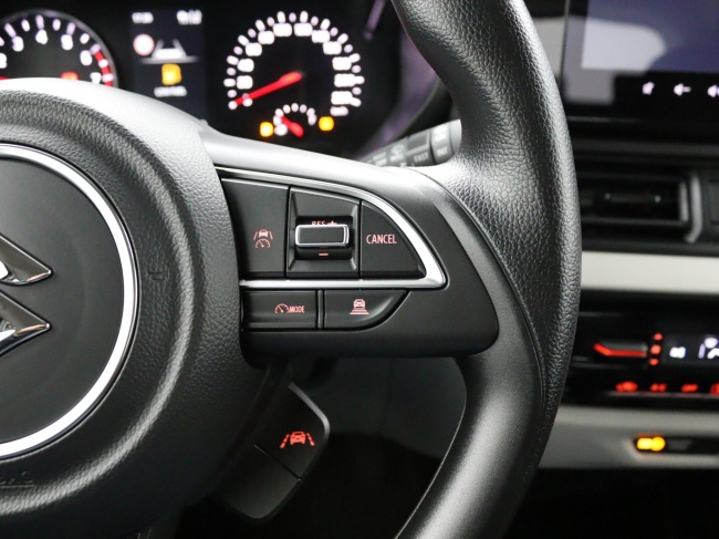 Suzuki Swift - 1.2 Comfort Smart Hybrid