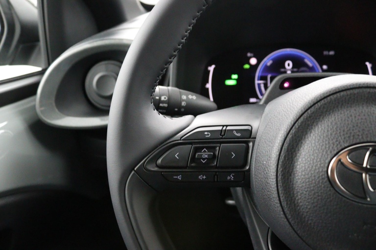 Toyota Aygo X - Hybrid 115 pulse 17