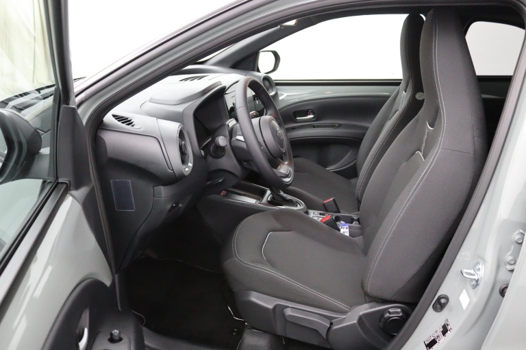 Toyota Aygo X - Hybrid 115 pulse 9