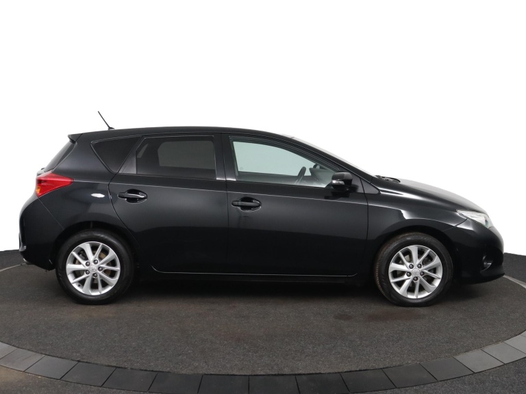 Toyota Auris - 1.6 Dynamic 13