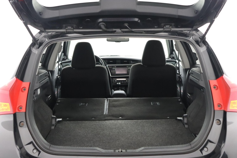 Toyota Auris - 1.6 Dynamic 26