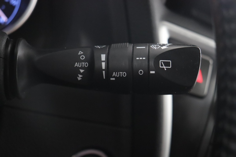 Toyota Auris - 1.6 Dynamic 31