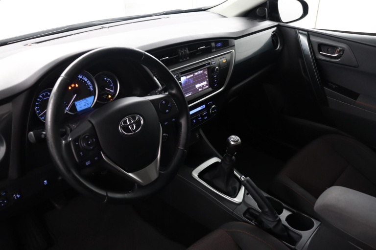 Toyota Auris - 1.6 Dynamic 49