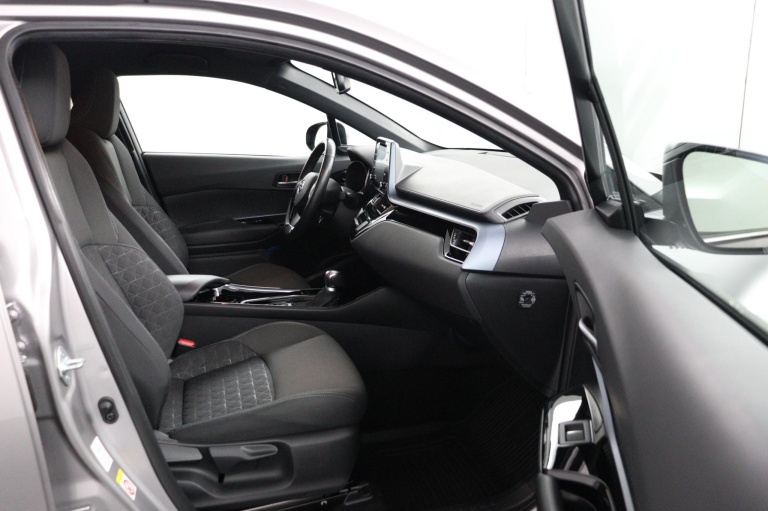 Toyota C-HR - 1.8 Hybrid Business Plus 21