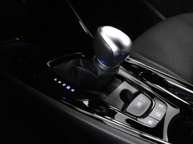 Toyota C-HR - 1.8 Hybrid Business Plus