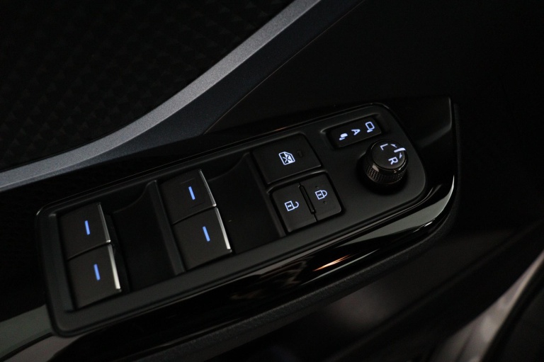 Toyota C-HR - 1.8 Hybrid Business Plus 28