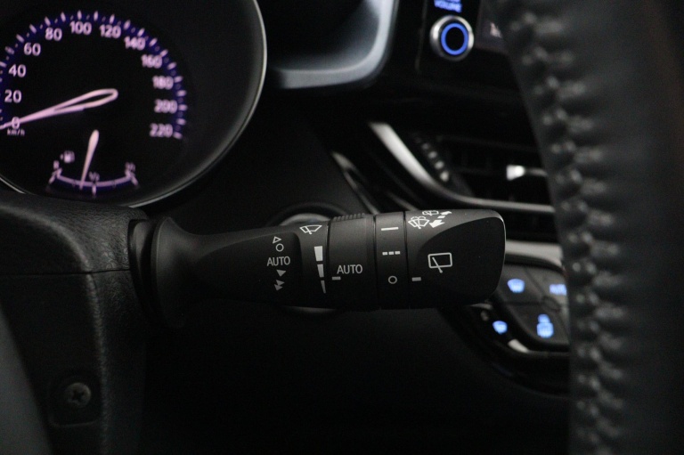 Toyota C-HR - 1.8 Hybrid Business Plus 32