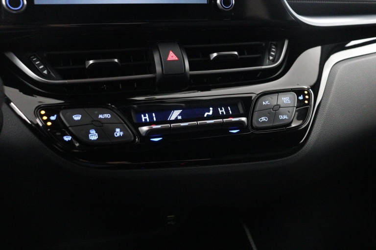 Toyota C-HR - 1.8 Hybrid Business Plus 7