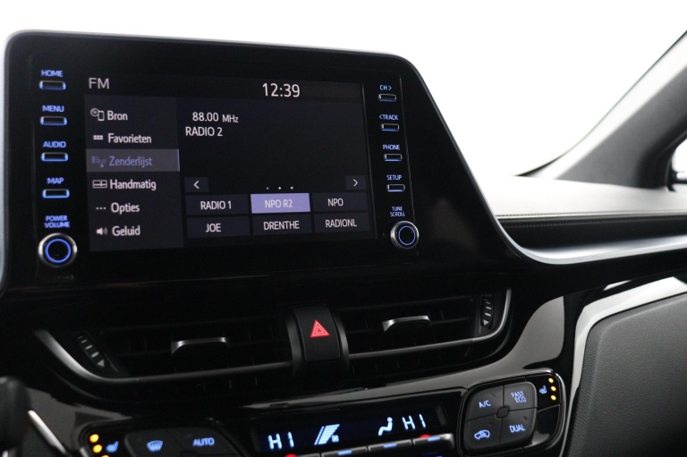 Toyota C-HR - 1.8 Hybrid Business Plus 8