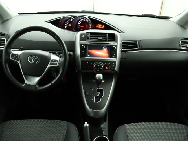 Toyota Verso - 1.8 VVT-i Business Top 5 editie