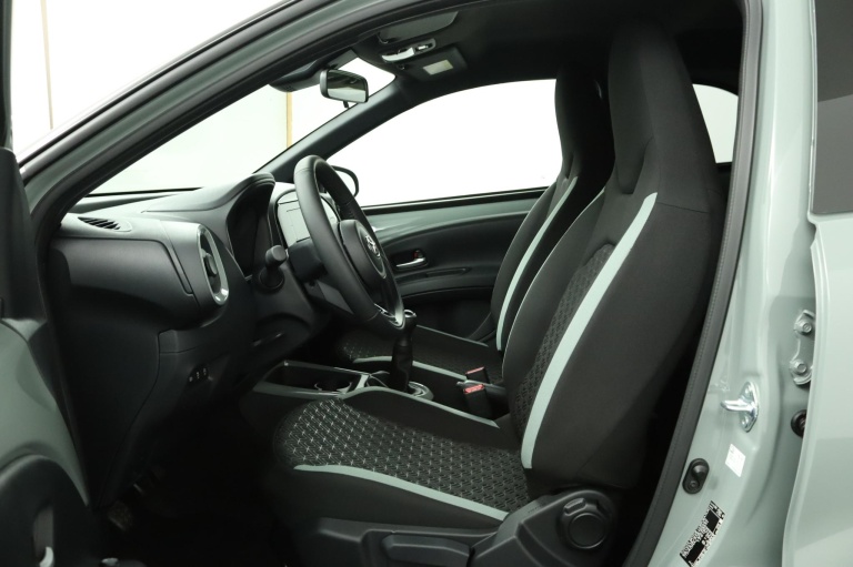 Toyota Aygo X - 1.0 VVT-i MT Pulse 17