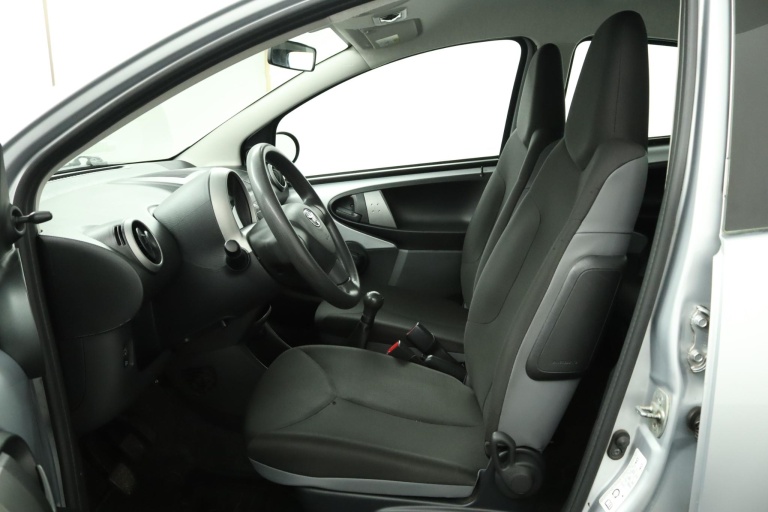 Toyota Aygo - 1.0 VVT-i Now 16