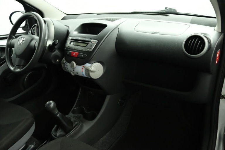 Toyota Aygo - 1.0 VVT-i Now 38