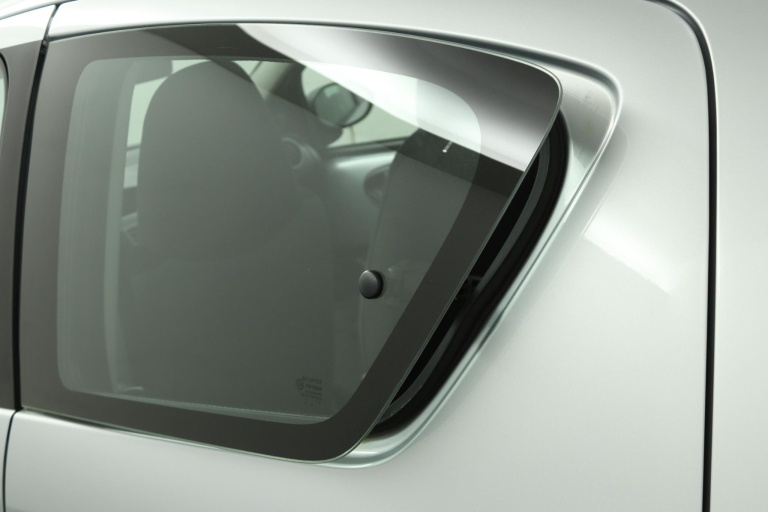 Toyota Aygo - 1.0 VVT-i Now 39