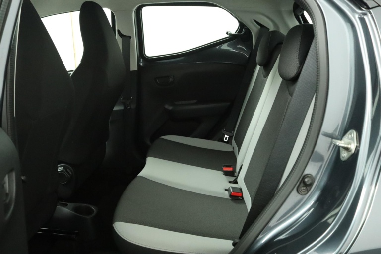 Toyota Aygo - 1.0 VVT-i x-play 18