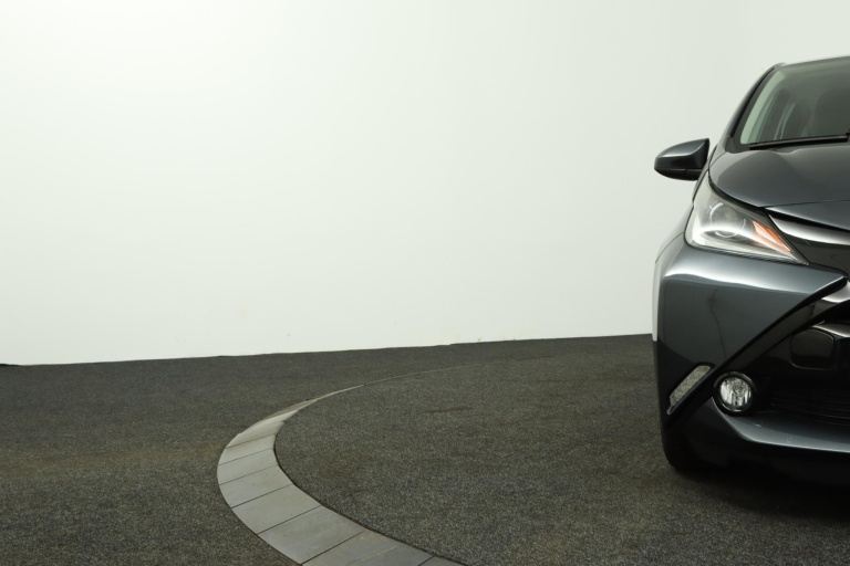 Toyota Aygo - 1.0 VVT-i x-play 36