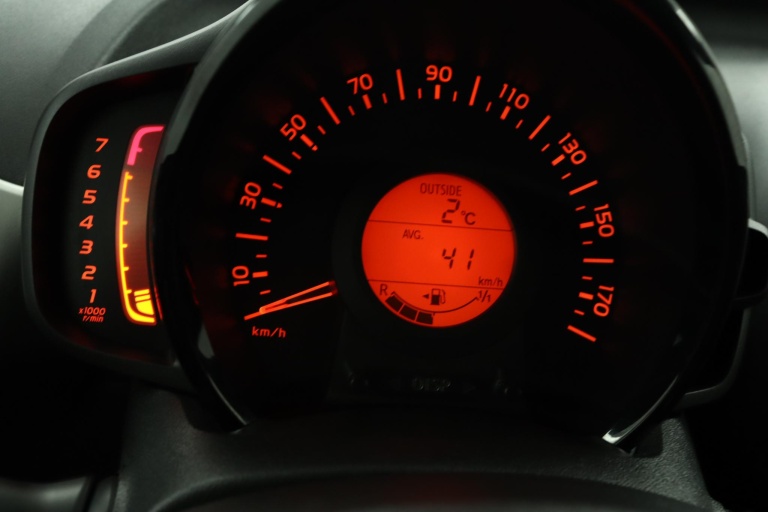 Toyota Aygo - 1.0 VVT-i x-play 53