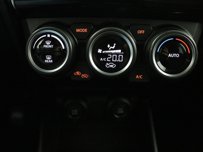 Suzuki Swift - 1.2 Stijl Smart Hybrid