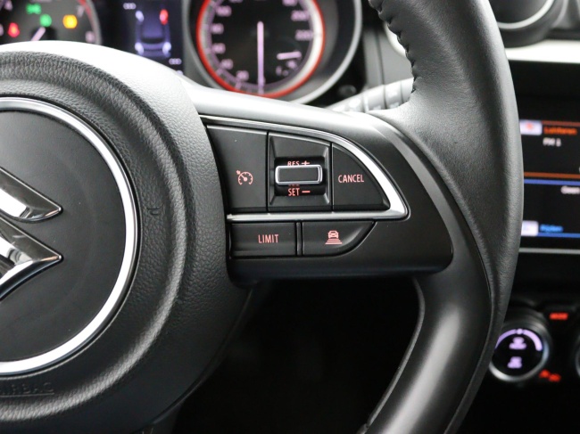 Suzuki Swift - 1.2 Stijl Smart Hybrid