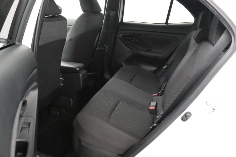 Toyota Yaris Cross - 1.5 Hybrid First Edition 12