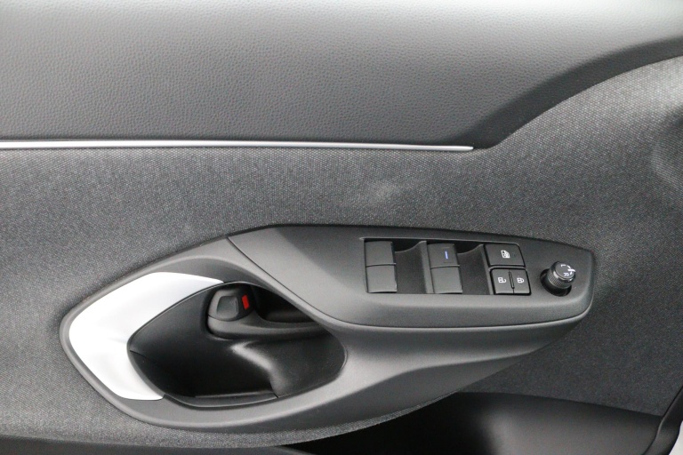 Toyota Yaris Cross - 1.5 Hybrid First Edition 30