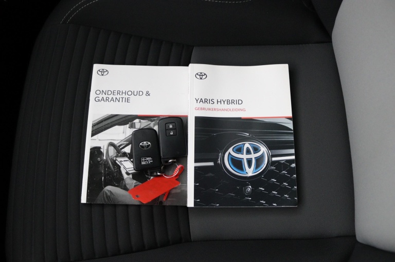 Toyota Yaris - 1.5 Hybrid Design Sport 11