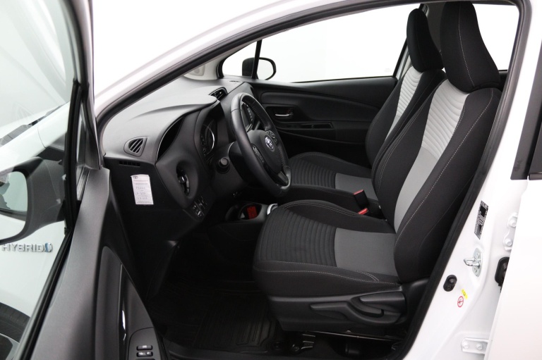 Toyota Yaris - 1.5 Hybrid Design Sport 17