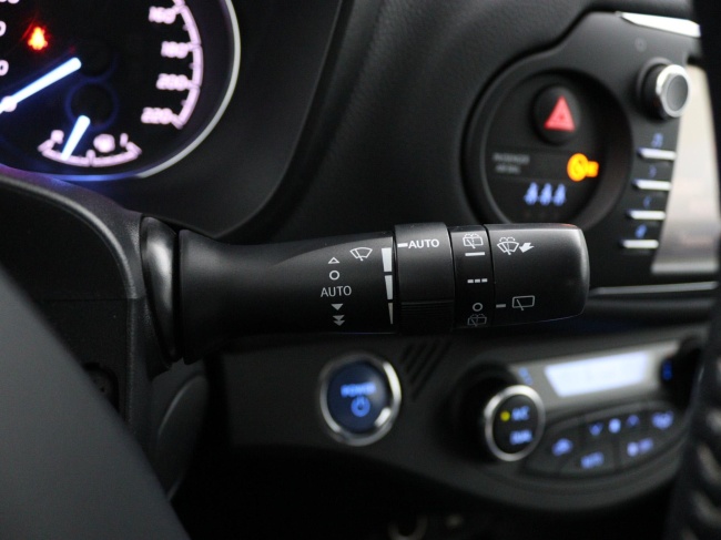 Toyota Yaris - 1.5 Hybrid Design Sport