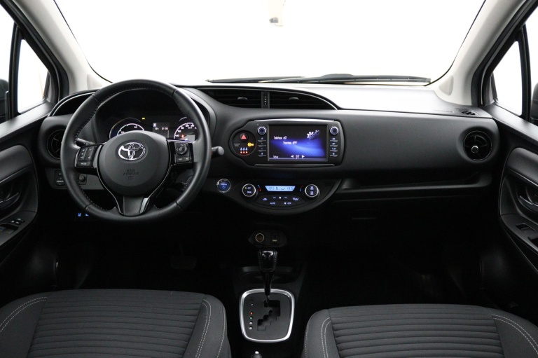 Toyota Yaris - 1.5 Hybrid Design Sport 4